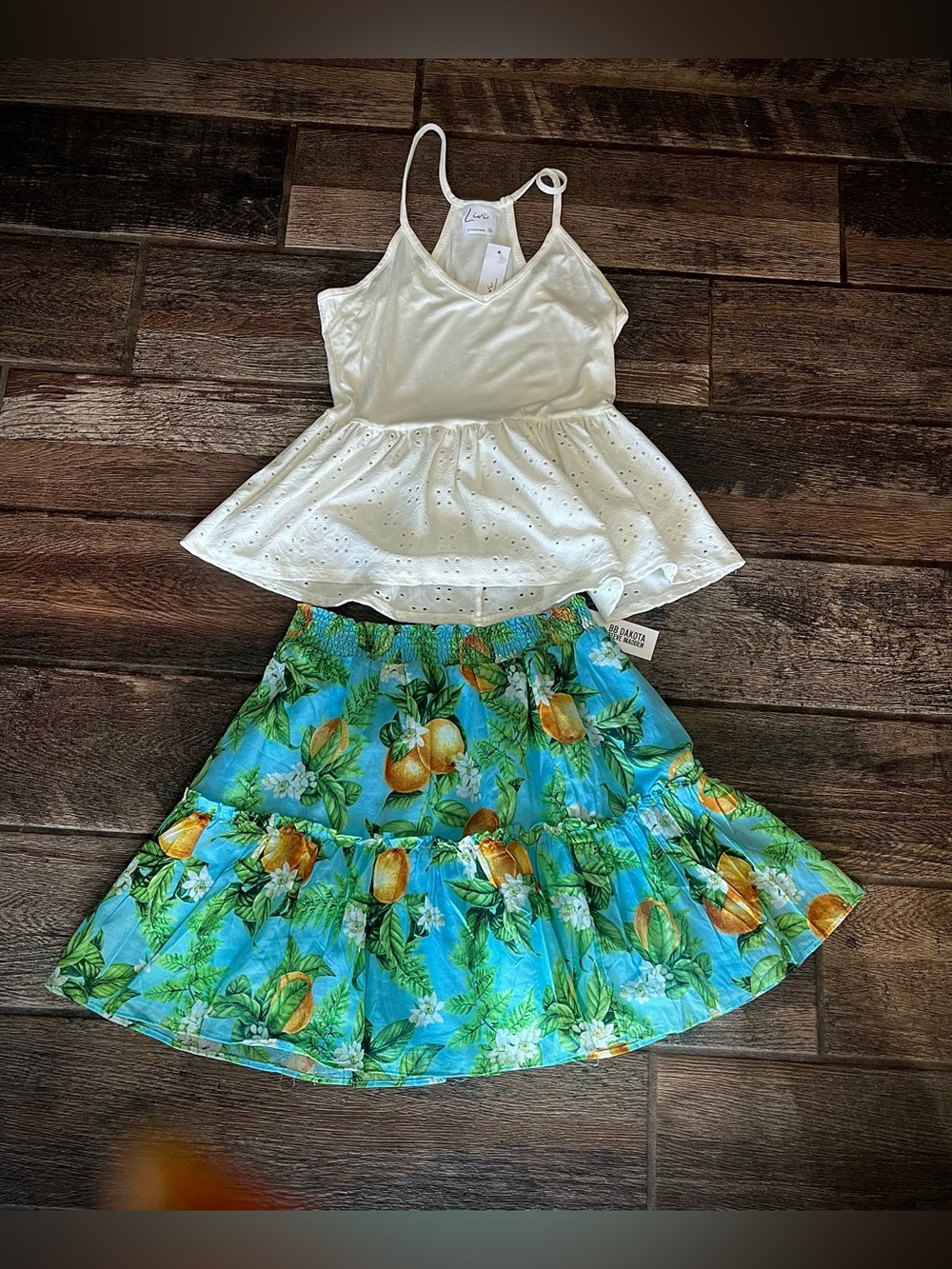 BB Dakota Steve Madden tropical lemon skirt M & Livi white eyelet top S